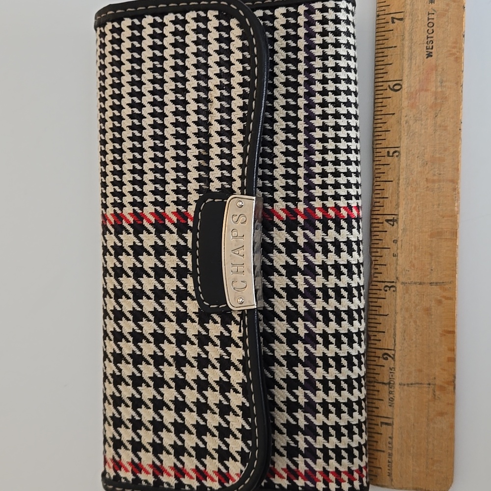 Chaps Houndstooth Wallet Medium Size - Picture 9 of 9
